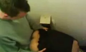 هاوڕێیەکی کچێکی گرت  ...