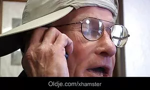 باپیرە و باپیرە کۆڕی ...